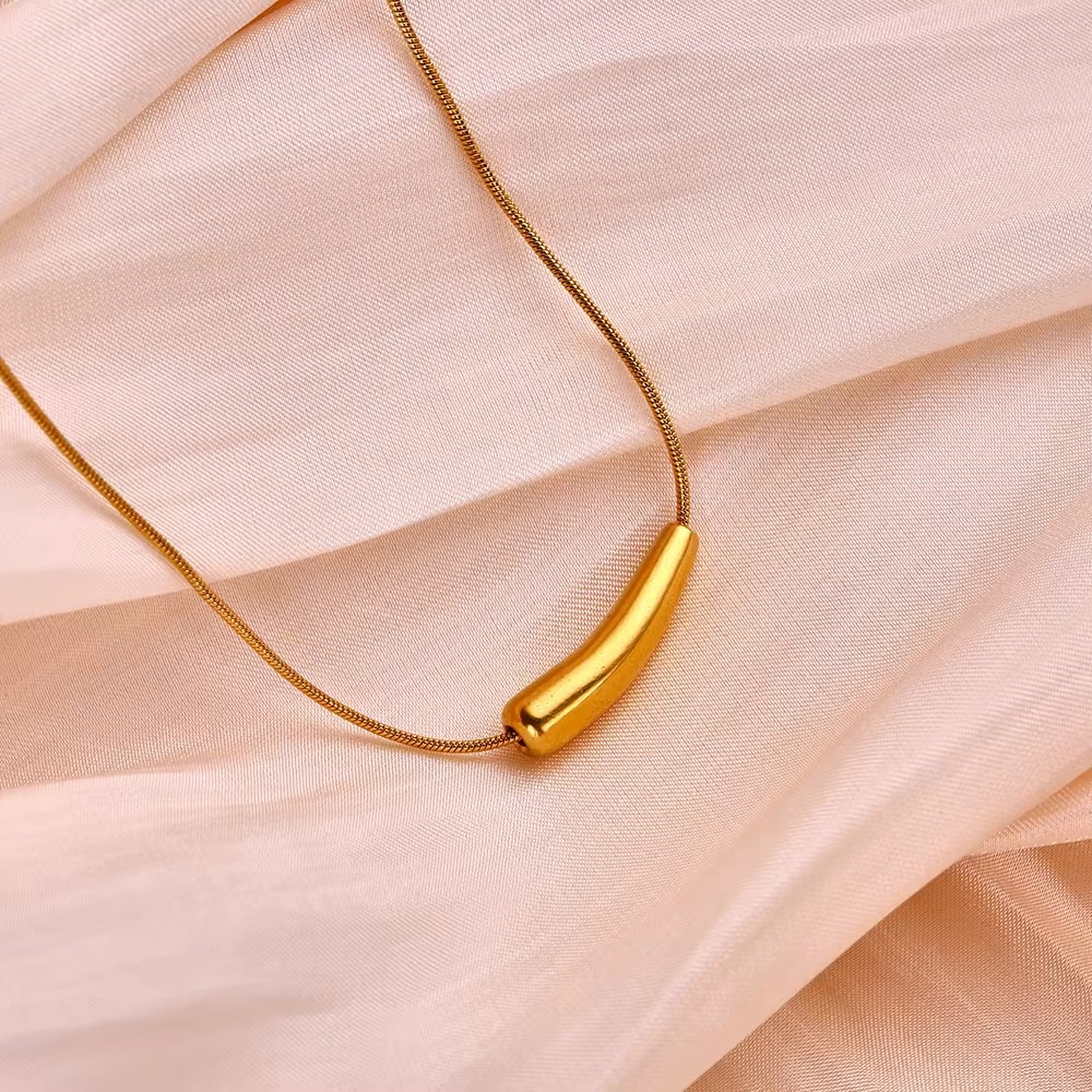 Sculpted Golden Arc – Minimalist 18K Gold Plated Curved Tube Pendant Necklace
