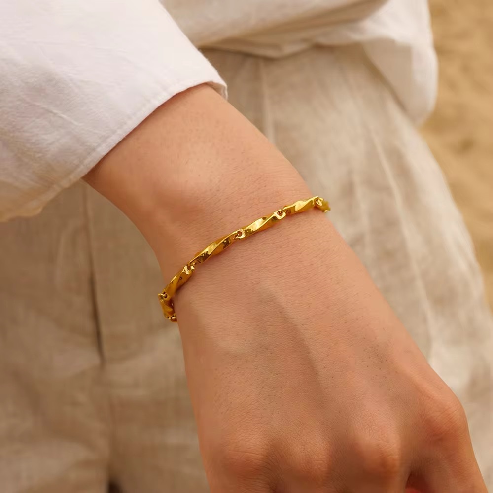 Ferdinand Mobius Strip Adjustable 18K Gold Plated Bracelet