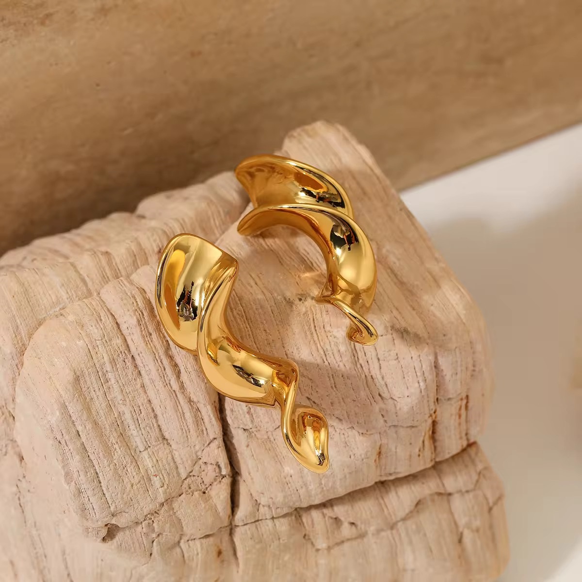 Irregular Twisted Shaped 18K Gold Plated Chunky Tarnish Free Earing