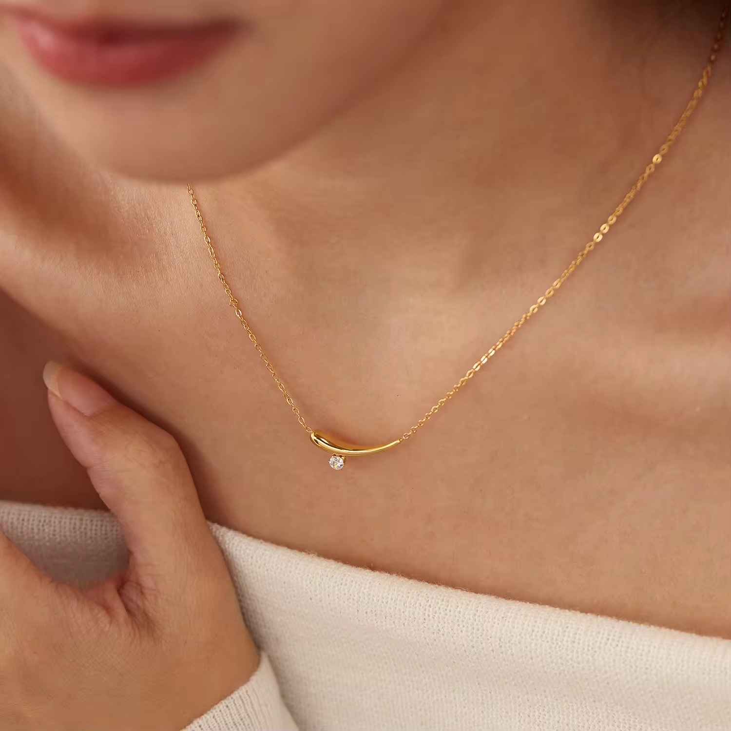 Elegant Zircon Cresent Shaped 18k Gold Plated Charm Choker 